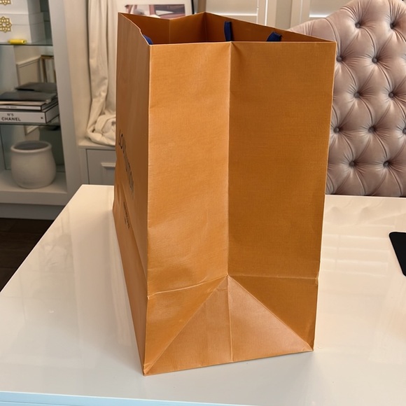 HUGE LOUIS VUITTON PAPER SHOPPING BAG - Picture 16 of 17